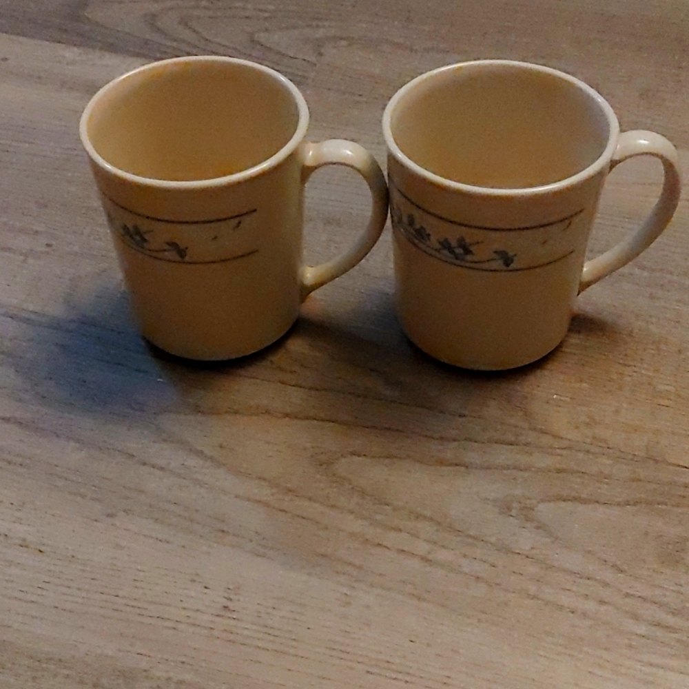 2~Vintage Corning USA Coffee Tea Mug Cup Blue White Leafs Design